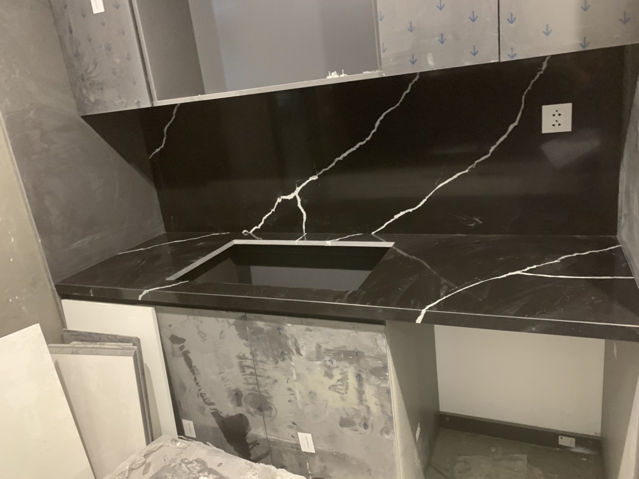 ĐÁ THẠCH ANH CAO CẤP NERO MARQUINA BQ8740 