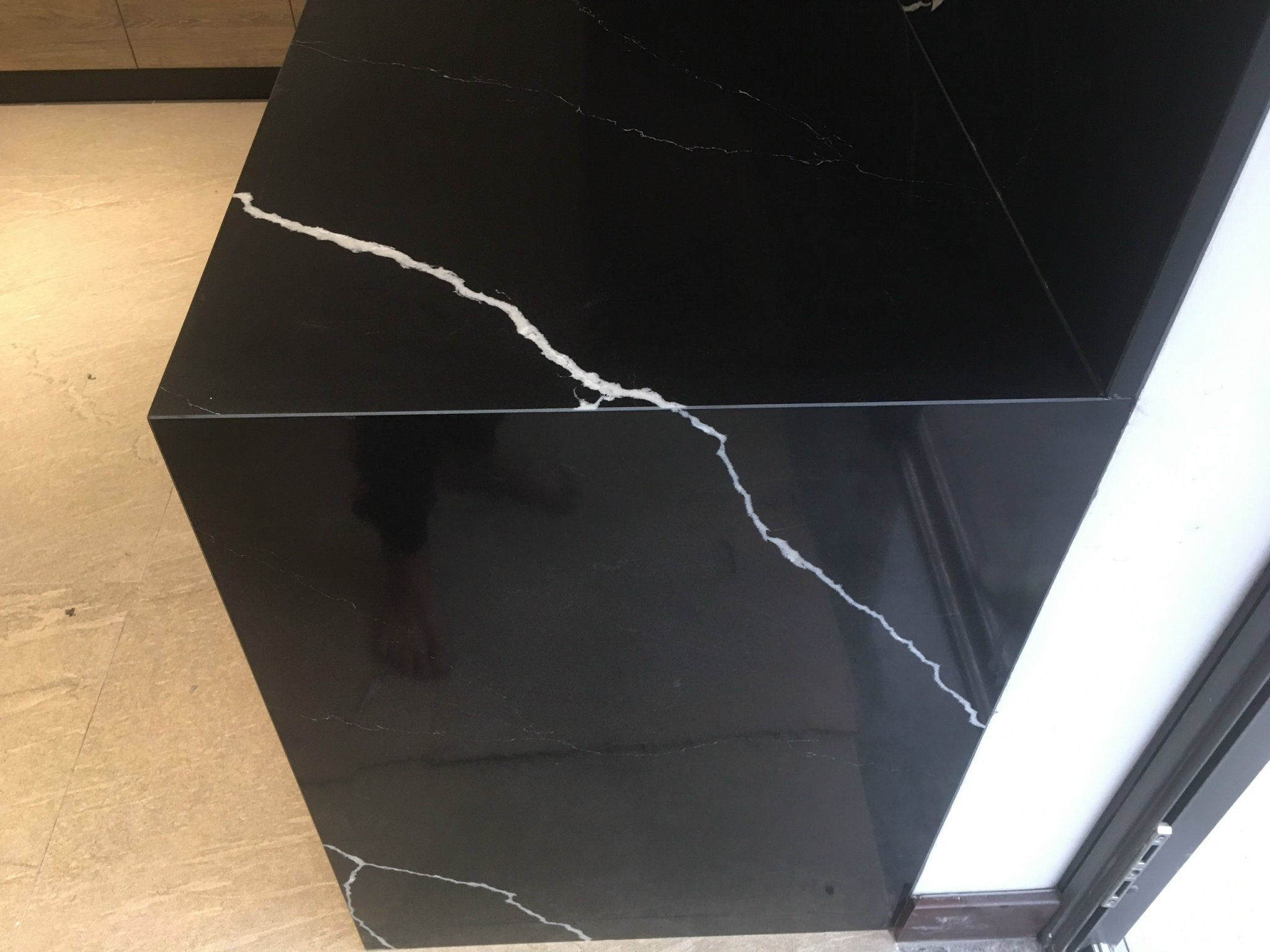 ĐÁ THẠCH ANH CAO CẤP NERO MARQUINA BQ8740 