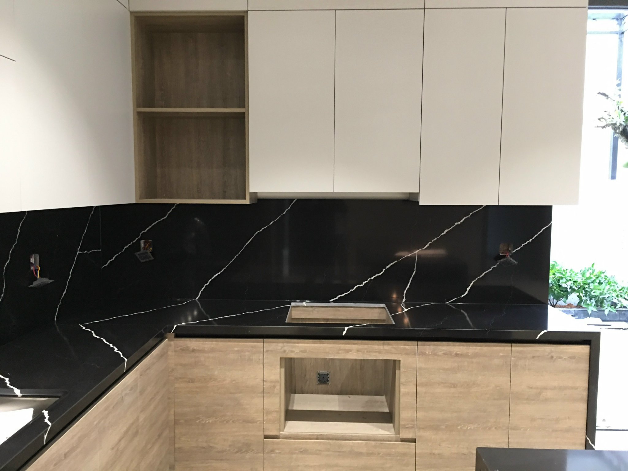 ĐÁ THẠCH ANH CAO CẤP NERO MARQUINA BQ8740 