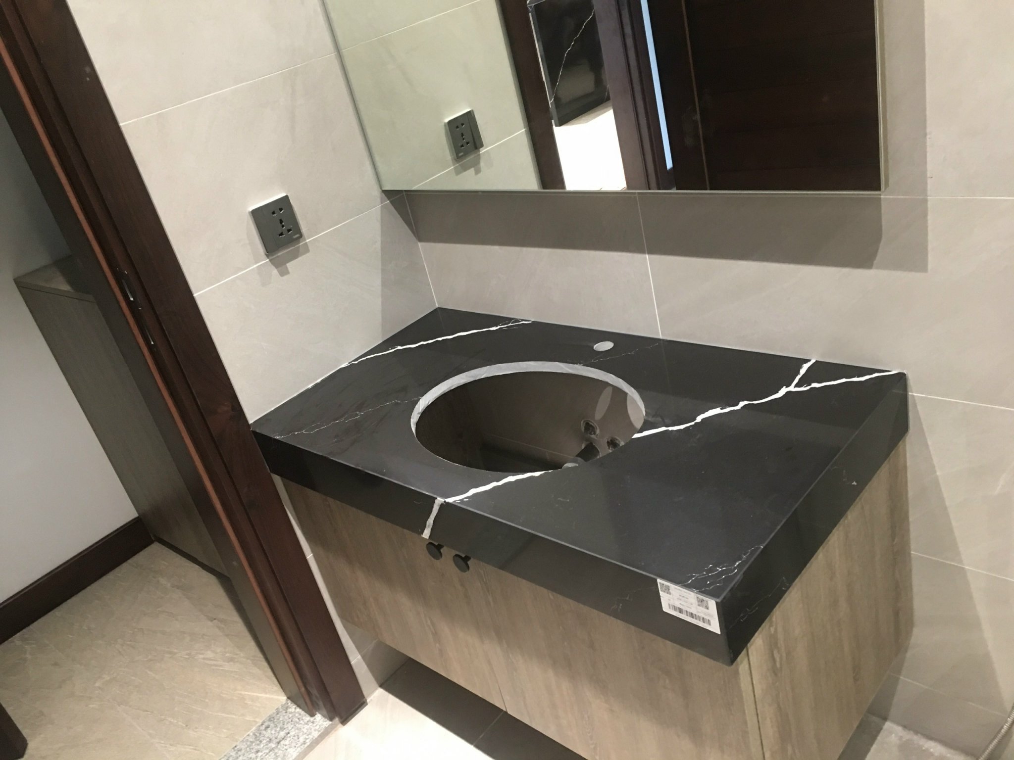 ĐÁ THẠCH ANH CAO CẤP NERO MARQUINA BQ8740 